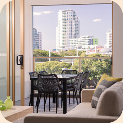 The green 400x400 53 crn round.png